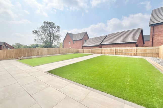 The Cedar Trentham Fields, New Inn Lane, Stoke-On-Trent photo 4