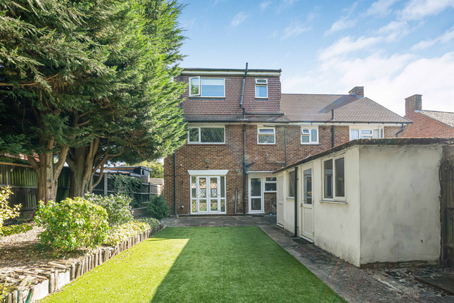 29, Binyon Crescent, Stanmore photo 2