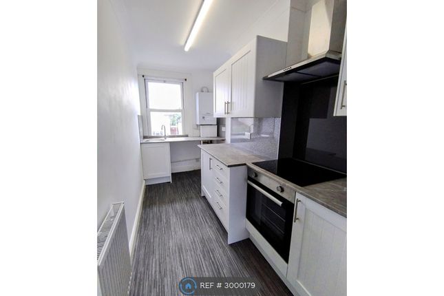 First Floor Flat A Cynthia Road, Parkstone, Poole photo 2