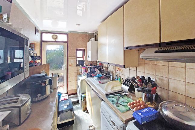 30 Perwell Avenue, Harrow, Middlesex photo 4