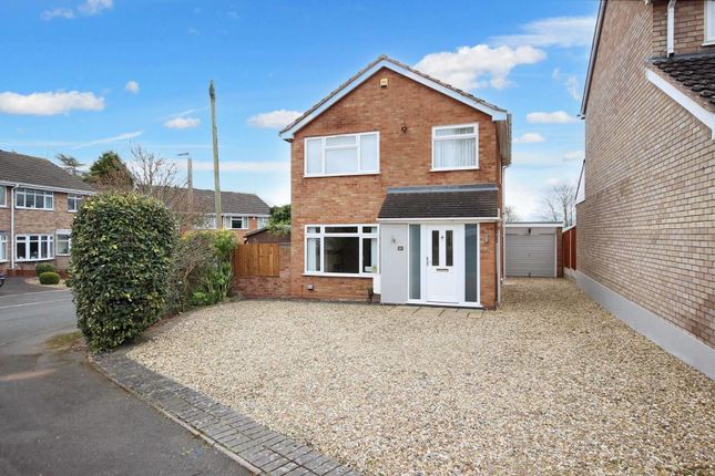 Detached house to rent in Carlyle Avenue, Kidderminster