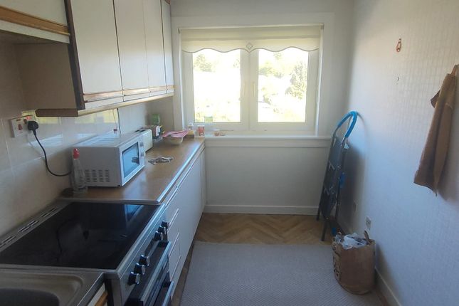 53, Rankin Court, Greenock photo 3
