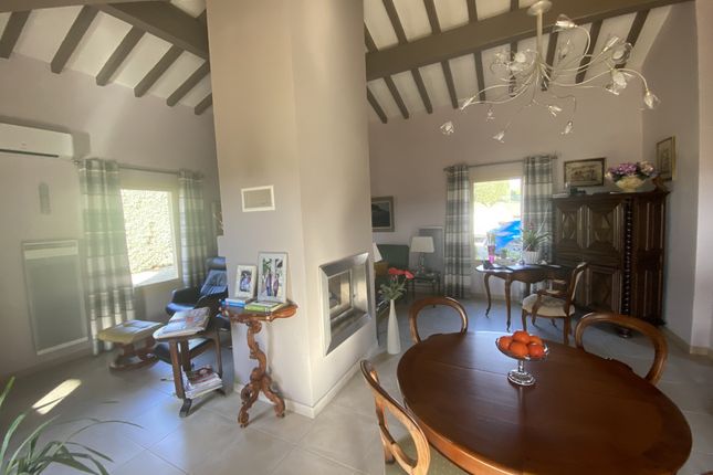 Bungalow for sale in Limoux, Languedoc-Roussillon, 11300, France