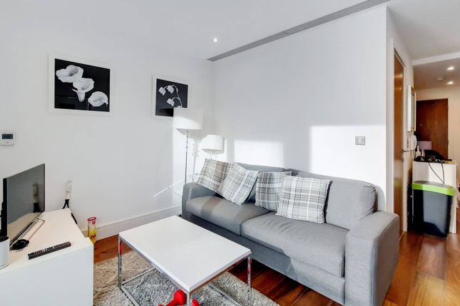 Studio to rent in Duckman Tower, Canary Wharf, London