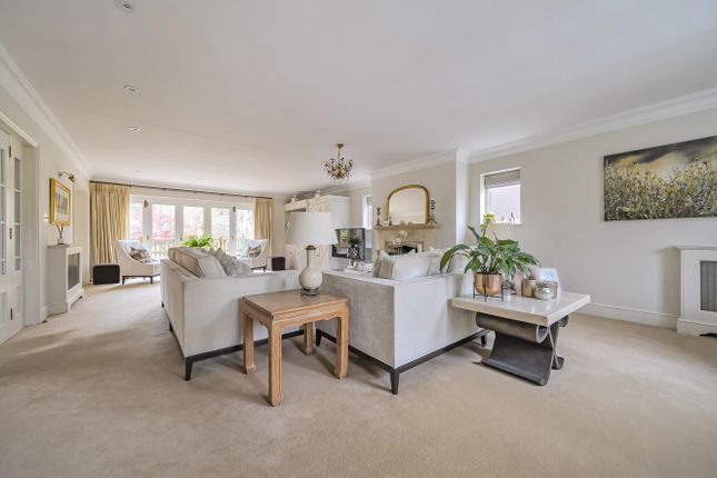 16, Pine Grove, Totteridge photo 3