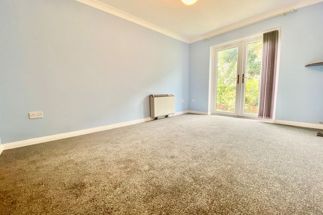7, Ravenscourt, Sawyers Hall Lane, Brentwood photo 3
