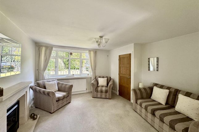 12, Rookery Close, Stalybridge photo 2