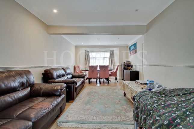 148, Randall Avenue, London photo 2