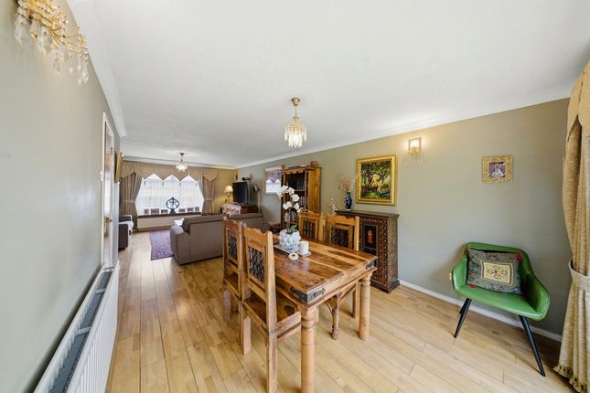 147, Carpenders Avenue, Watford photo 4