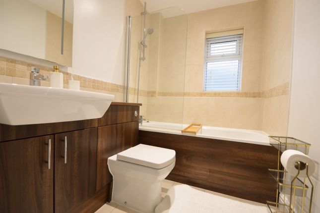 Flat 1 Fern Court, Ferndale Road, Ashford photo 4