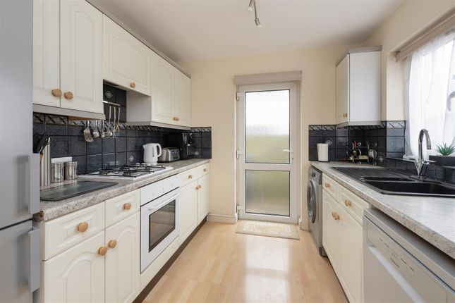 2, Pinewood Close, Ramsgate photo 3