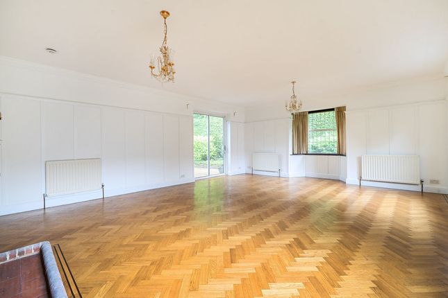 Gate Lodge, Woodcote Lane, Purley photo 2