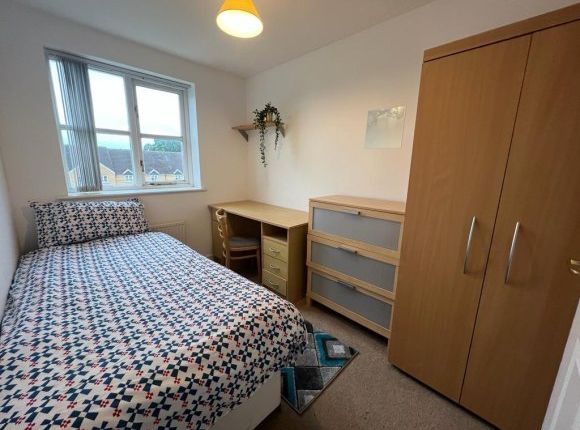 Shared accommodation to rent in Aspen Grove, Farnham, Hampshire