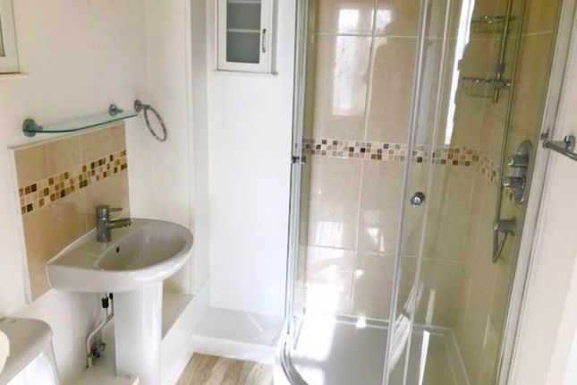 Thumbnail Flat to rent in Westcourt Road, Broadwater, Worthing