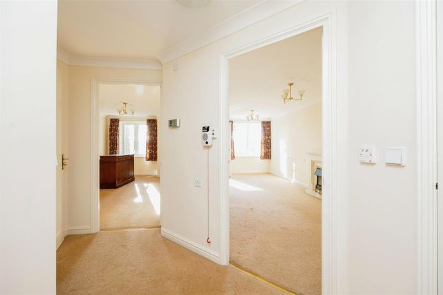 27 Portman Court, Grange Road, Uckfield photo 3