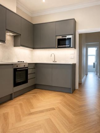 Flat 2 6, Woodside Park Road, London photo 2