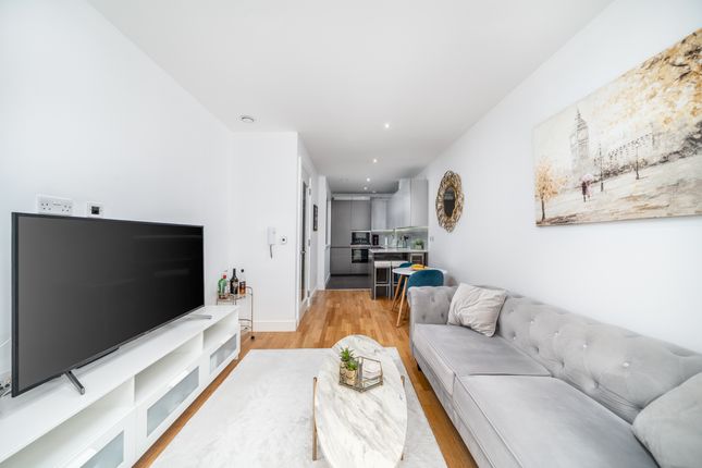 1-bed flat on 56, Jasmine House, Battersea Reach, Wandsworth, £450,000