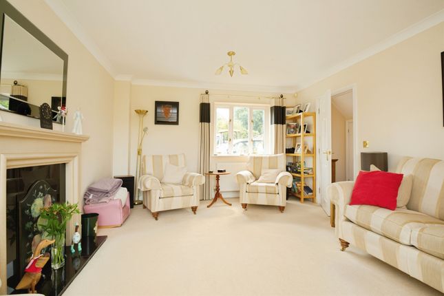 4, Cwrt Llanfair, Cowbridge photo 2