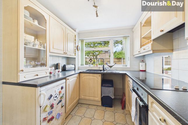23 Elton Way, Stafford photo 3