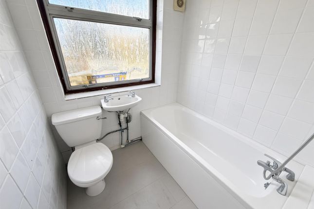 Broadlands Avenue, Enfield photo 5