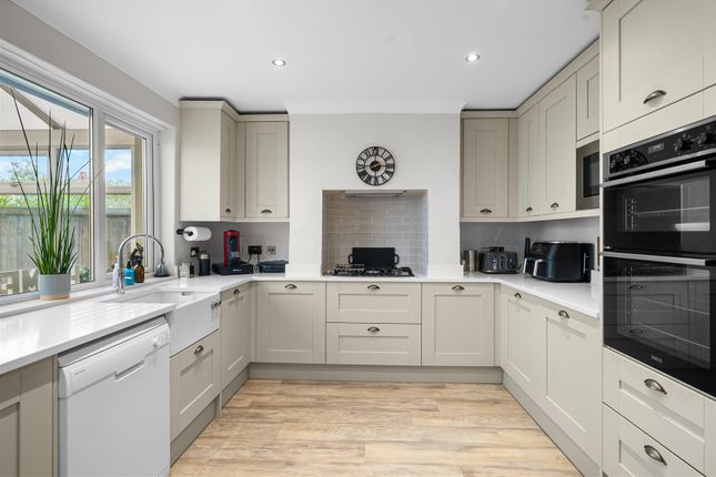 9, Oatlands Drive, Otley photo 3