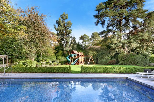 Bagshot Road, Ascot photo 4