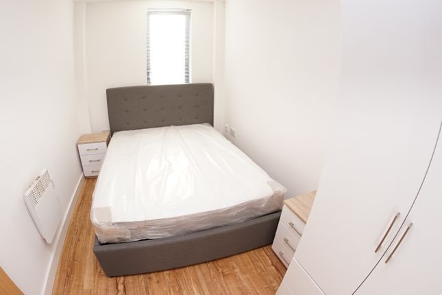 Flat to rent in The Gallery, 14 Plaza Boulevard, Liverpool, Merseyside