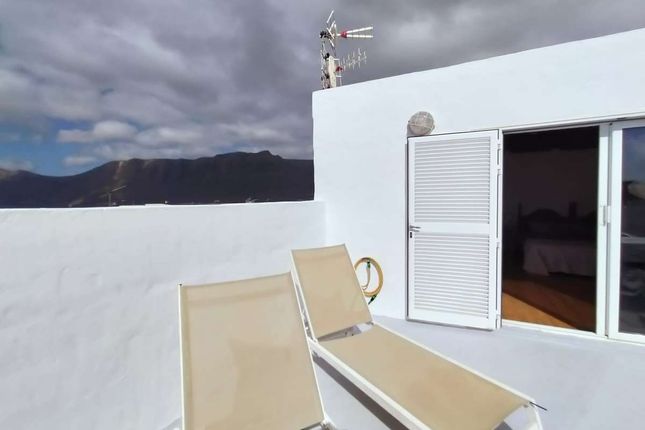 Semi-detached house for sale in Caleta De Famara, Canary Islands, Spain