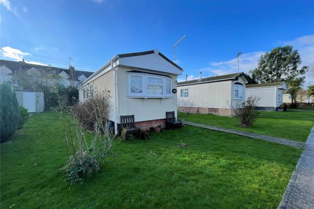 1-bed caravan on 17, Highfield, Hullbridge, £120,000