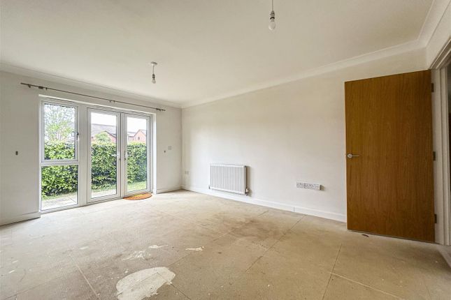 24, Holzwickede Court, Weymouth photo 3