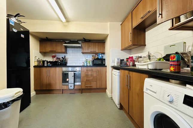 24, BRISTOL photo 2