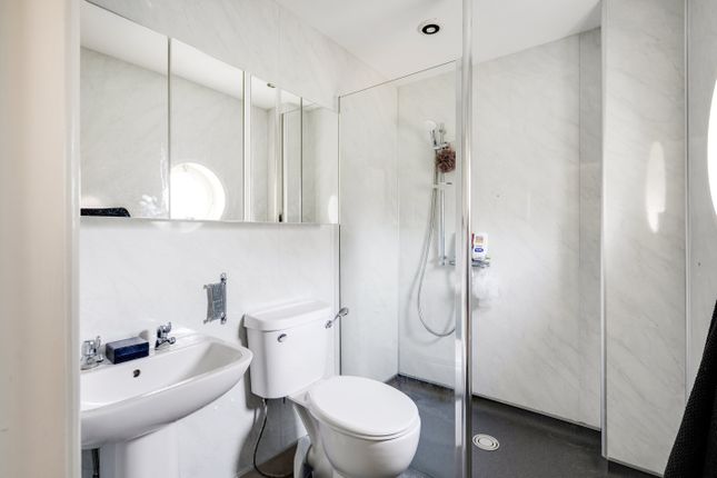 Bedroom 1 Ensuite
