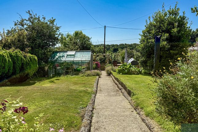 3, Foxes Row, Redruth photo 2