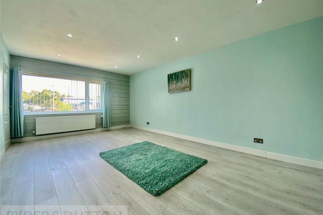 Flat To Rear Chadderton Reform Club, Chadderton photo 2
