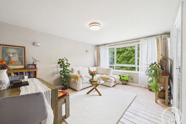 10, Gledhow Court, Leeds photo 2