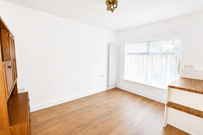 13, Norfolk Road, Romford photo 5