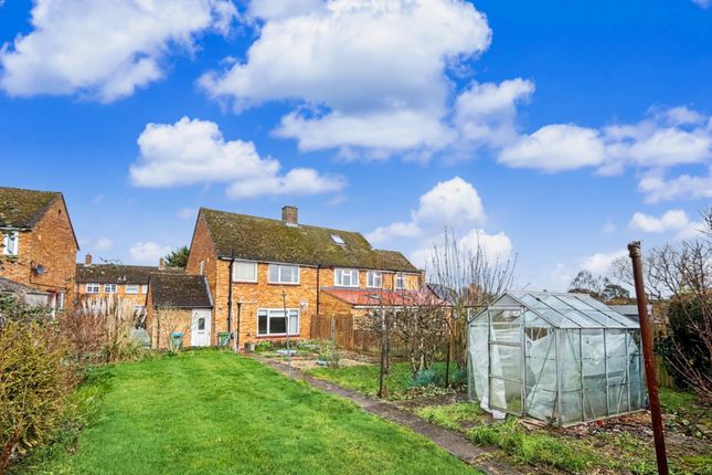 19 Ashfield Rise, Oakley, Buckinghamshire photo 2