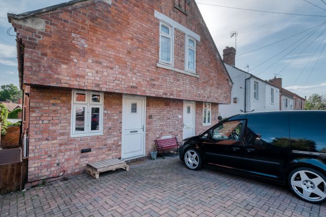 2 bed end terrace house for sale in Cannon Street, Worcester WR5