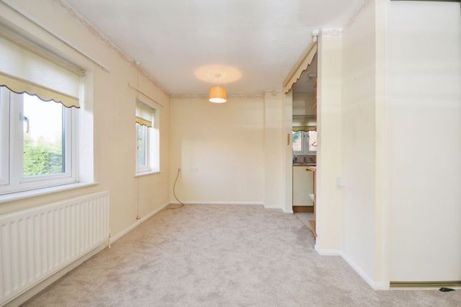 Flat for sale in Gable Lodge, West Wickham