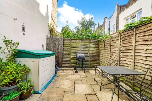 Flat to rent in Axminster Road, London