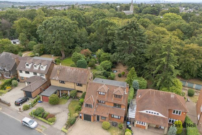 19, Ardmore Lane, Buckhurst Hill photo 4