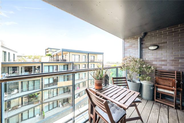 Flat 33, The Porter Building, 130, Spa Road, London photo 4