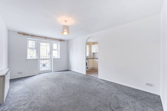 Crofters Court, Deptford photo 4