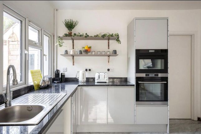 127 London Road, Luton photo 4