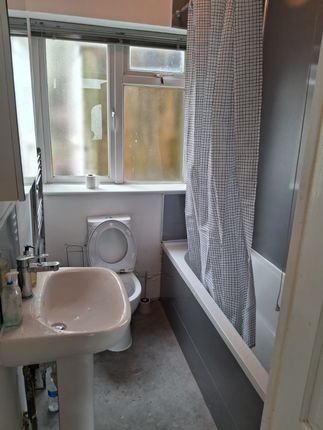 Carlyle Road, London photo 4