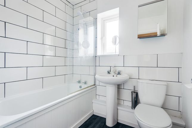 End terrace house for sale in Chatham Road, Oxford