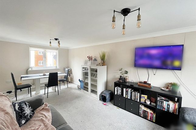 Flat 5 Ty Trist House, Golden Mile View, Newport photo 4