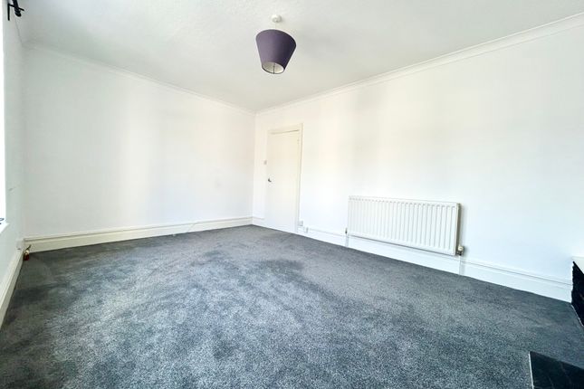 245A, BRISTOL photo 5