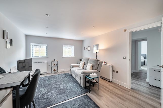 Apartment 3, 109-111,, Bath Road, Gloucestershire photo 3