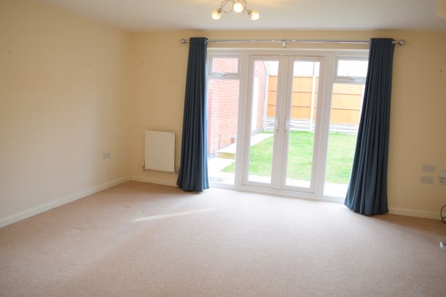 65, Timken Way North, Northampton photo 3